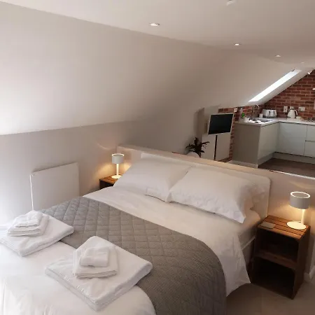 The Barn, Boutique Self-Catering Apartment - Belvoir Suite Allington  Exterior photo
